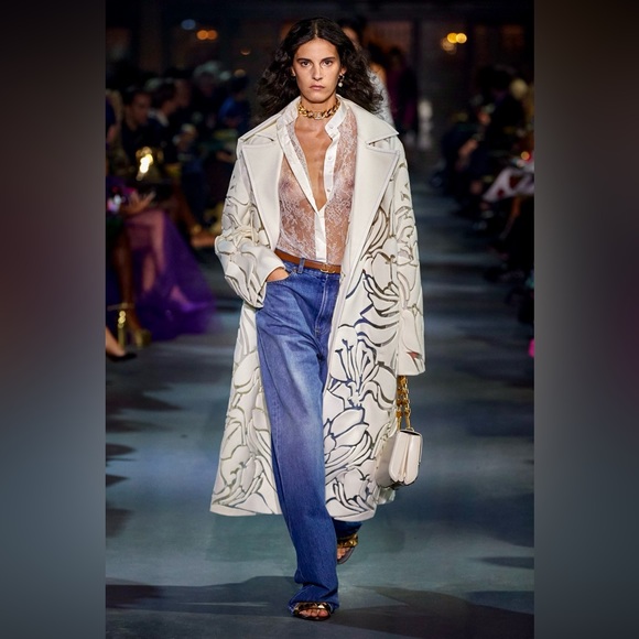 SOLD - VALENTINO Runway SS22 Floral Cutout Cashmere Coat NWT - Picture 6 of 12